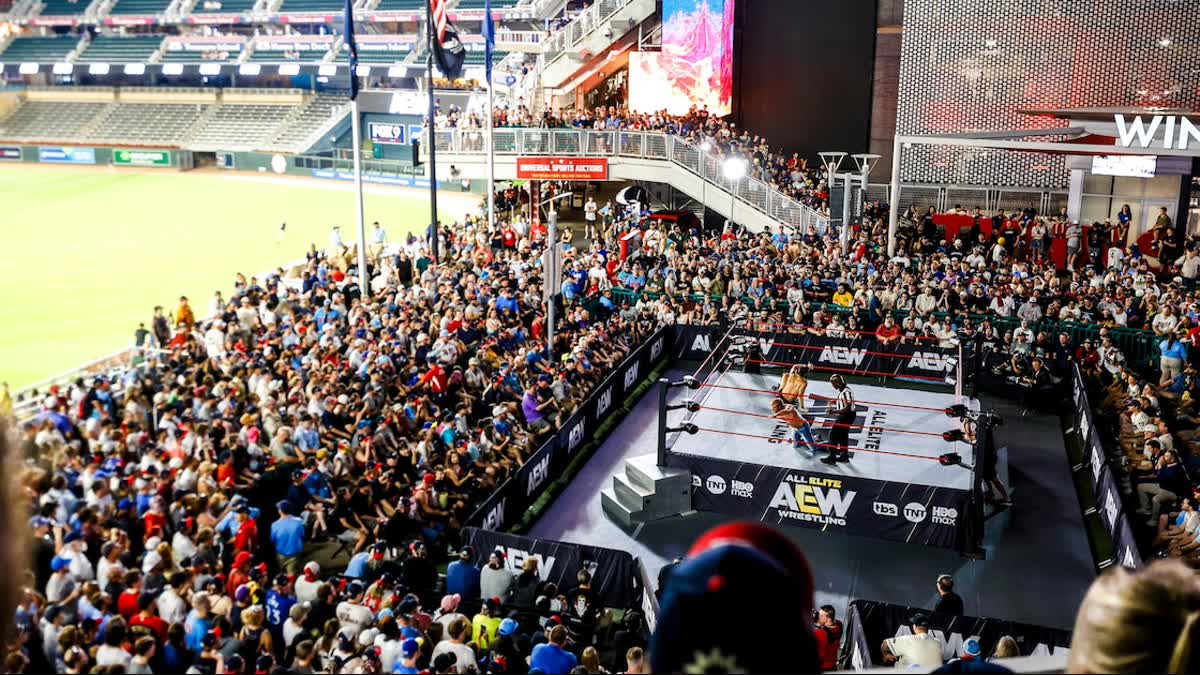 AEW All Out sells out Chicago's NOW Arena as WWE runs Worlds Collide