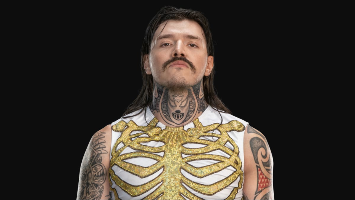 Dominik Mysterio unmasks Rey Mysterio and earns AAA Mega Championship rematch