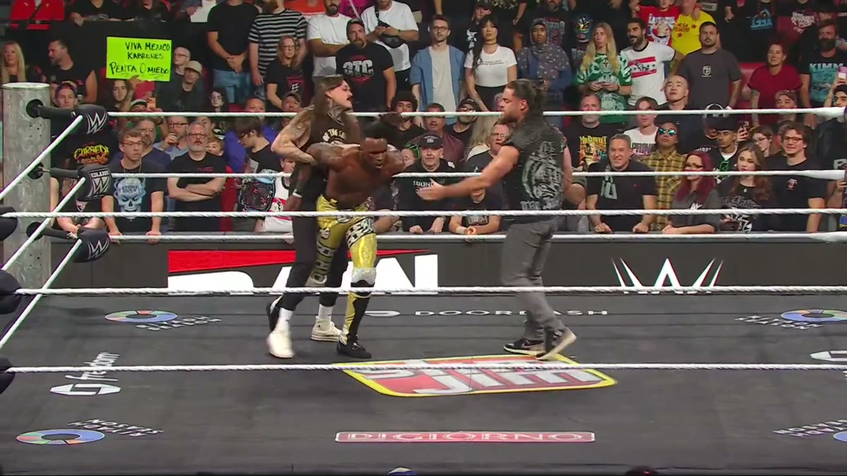 El Grande Americano retains over Dominik Mysterio at AAA Héroes Inmortales
