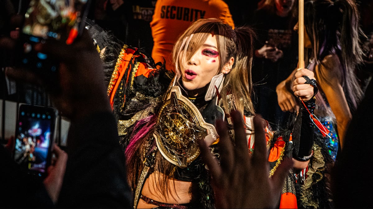 Kairi Sane holds talks with AEW as Tony Khan says he is intrigued