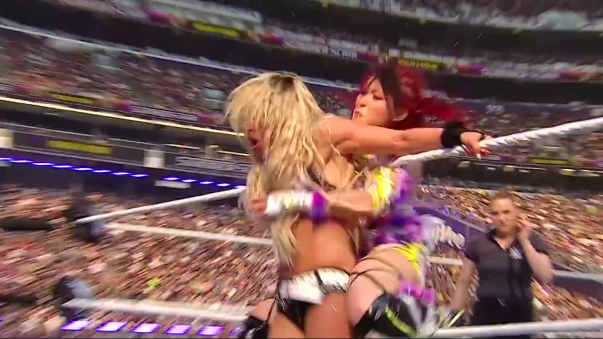 Liv Morgan retains Women's World Championship as Becky Lynch wins by disqualification on Raw
