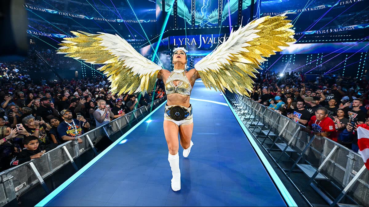 WWE discussing rare stipulation match to end Bayley and Lyra Valkyria feud
